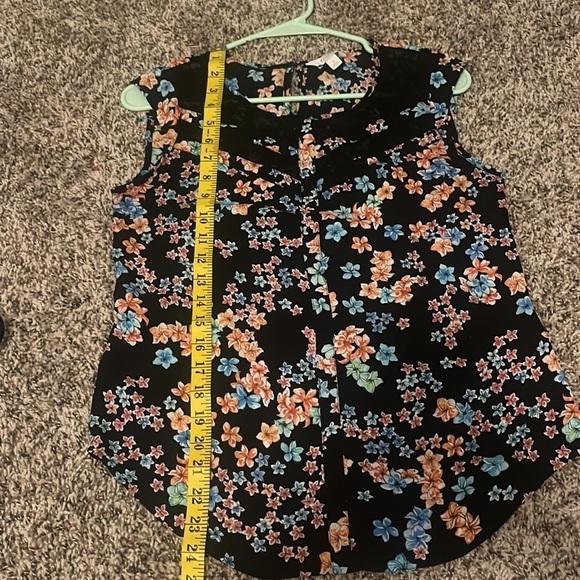 Candie’s size small floral tank. Black with vibrant flowers Very gently used. - Picture 9 of 10